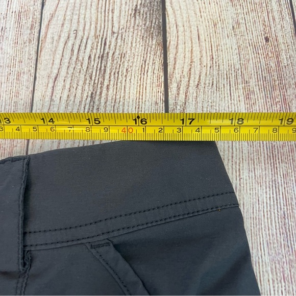 DULUTH Trading Co Dry On The Fly Shorts 18 - Picture 2 of 6